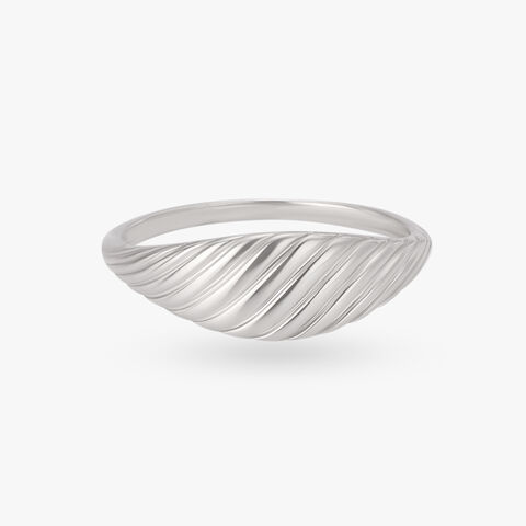 Impeccable Finger Ring