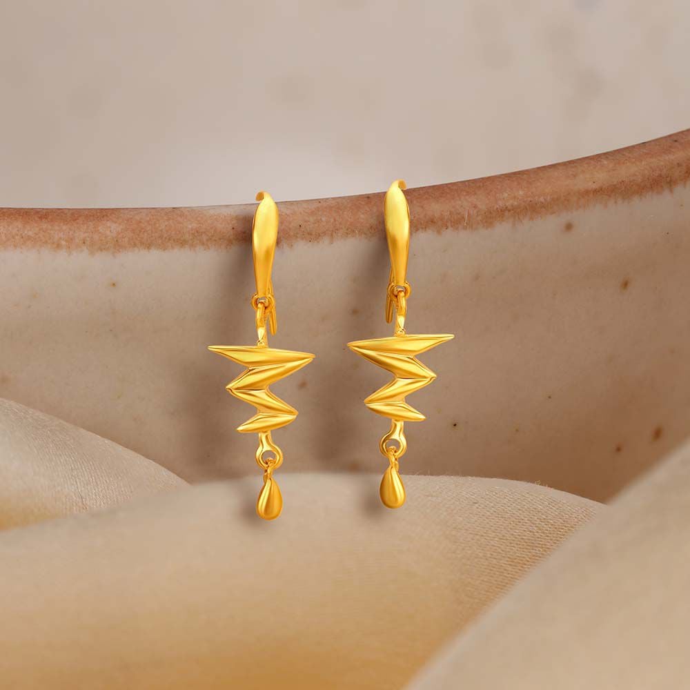 Tanishq lightweight gold earrings 2025