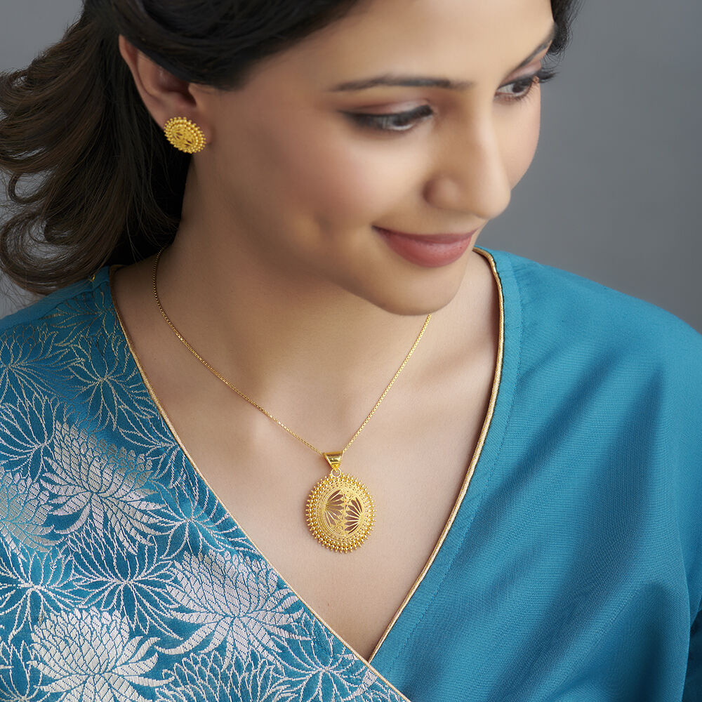 Gold chain with earrings new arrivals price
