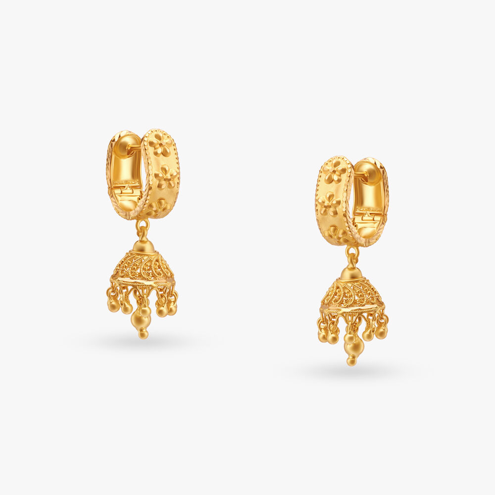 Gold earrings below 5000 tanishq deals