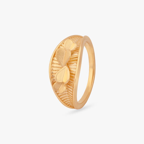 Oval Frame Gold Ring