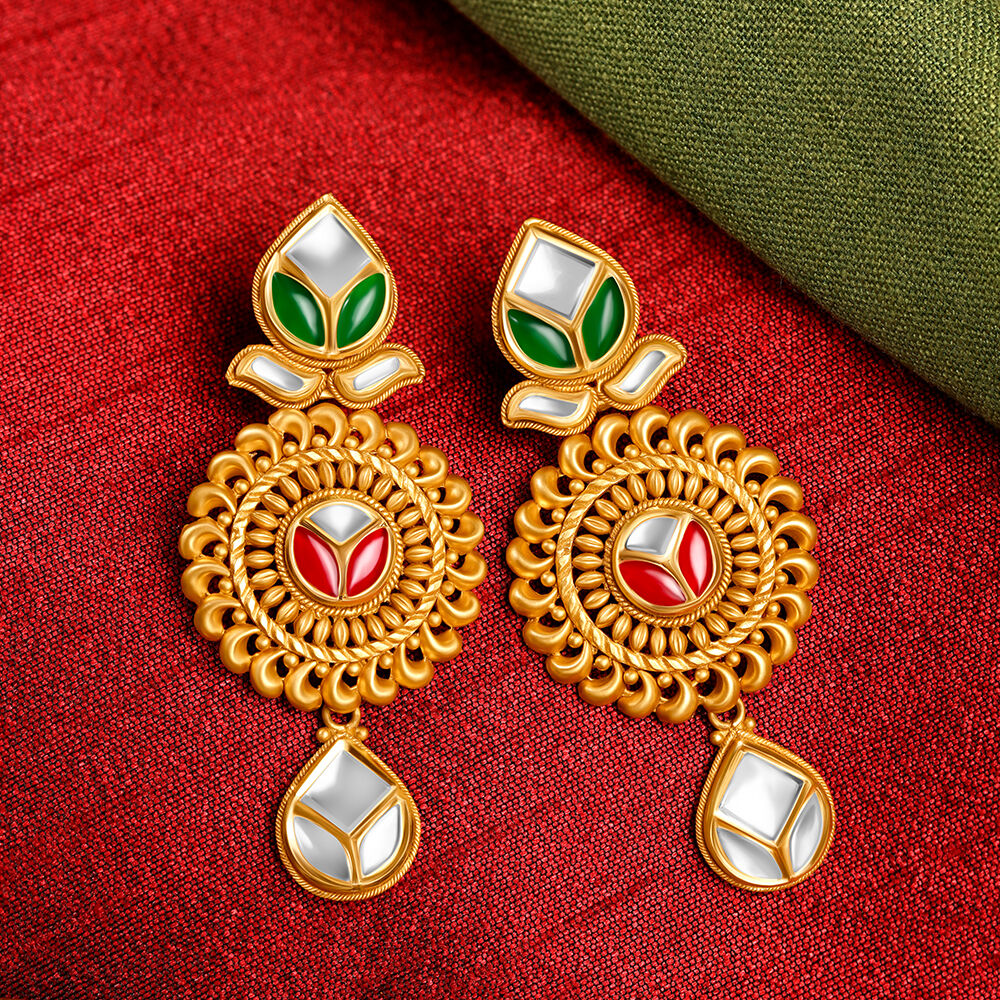 Chic 22 Karat Yellow Gold Rava Work Studs