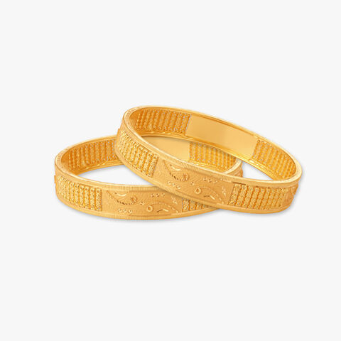 Timeless Traditional Gold Bangle