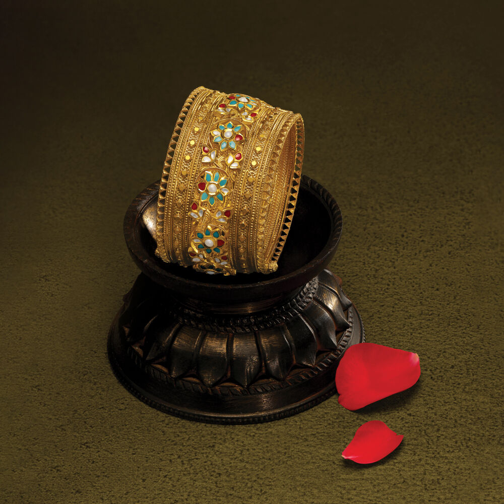 Kundan bangles tanishq deals