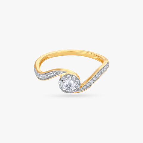 Graceful Twist Diamond Finger Ring