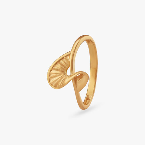 Breezy Bloom Gold Ring