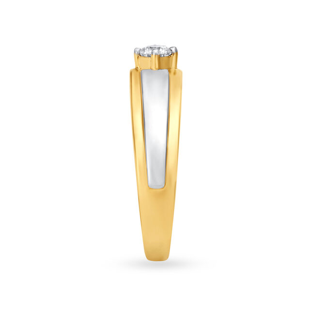 Contemporary 18 Karat Yellow Gold And Diamond Finger Ring,,hi-res image number null