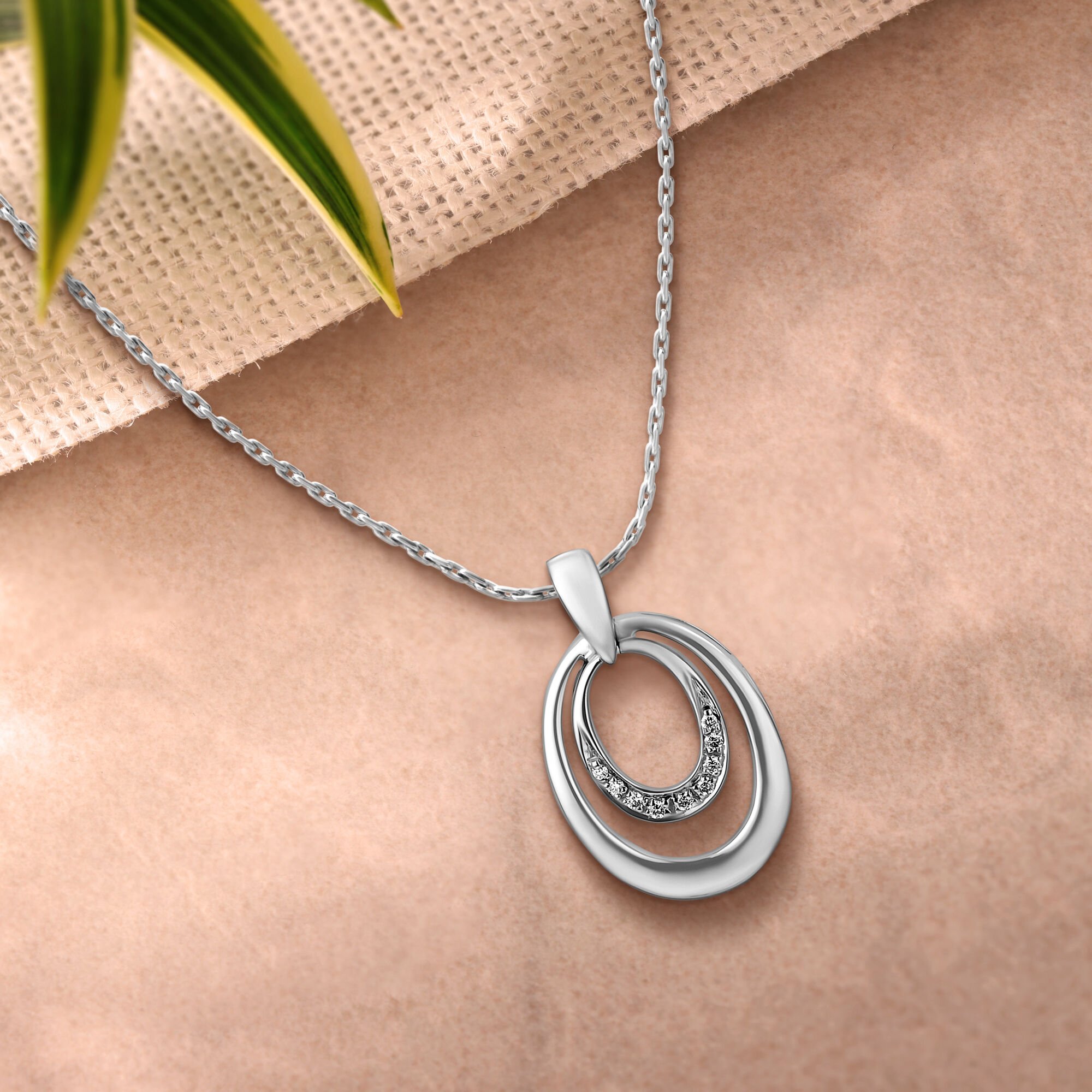 Platinum chain with diamond shop locket