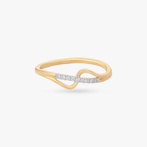 Fluid Whisper Diamond Ring