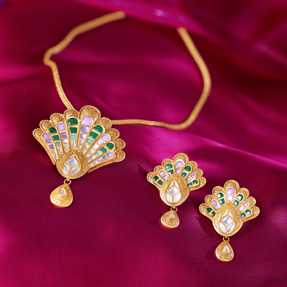 Buy Gold Diamond Pendant and Earring Set Online Tanishq