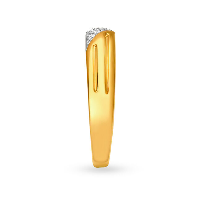 Brilliant 18 Karat Gold And Diamond Finger Ring,,hi-res image number null