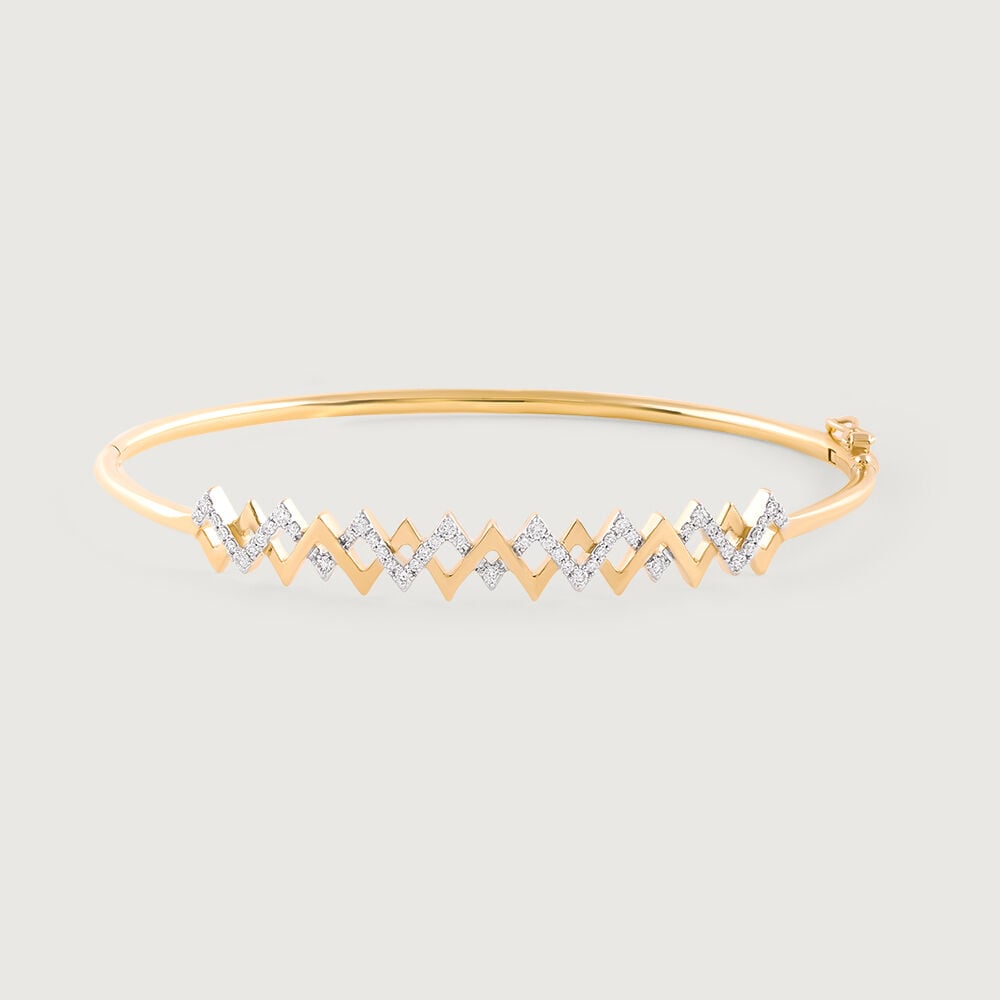 Rhythmic Twist Gold & Diamond Bangle