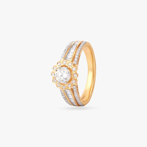 Petalled Majesty Solitaire Ring