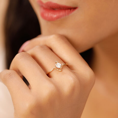 Enigmatic Allure Solitaire Finger Ring