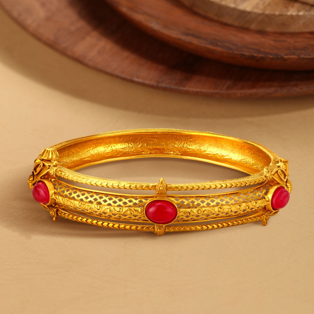 Tanishq 22KT Yellow Gold Bracelet at Rs 181327/piece | Model Town Market |  Ludhiana | ID: 20724055162