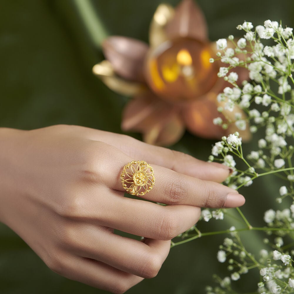 Floral Filigree Gold Finger Ring