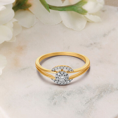 Aesthetic 18 Karat Gold And Diamond Cluster Ring