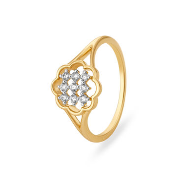 Beguiling Diamond and Gold Finger Ring
