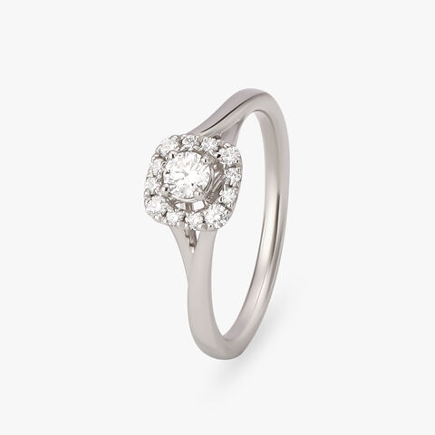 Chic Diamond Finger Ring