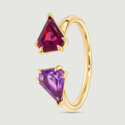 Dynamic Contrasting Amethyst and Garnet Ring