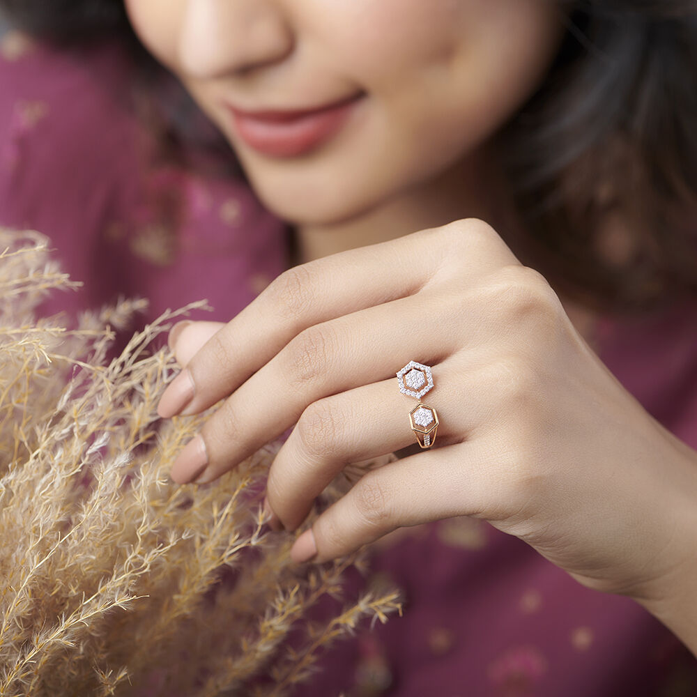 Plateau of Flower Diamond Ring