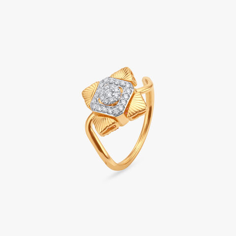 Royal Twirl Diamond Ring