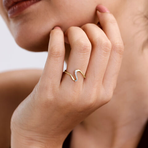 Graceful Wave Diamond Ring
