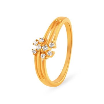 Graceful 18 Karat Yellow Gold And Diamond Finger Ring