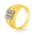 Dazzling 18 Karat Yellow Gold And Diamond Finger Ring 