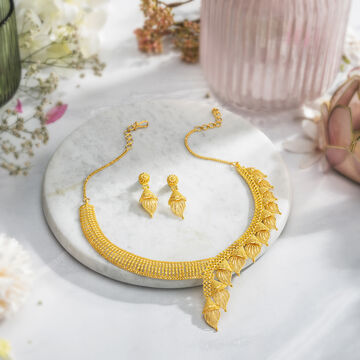 Striking  Mesh and Rawa Work Necklace Set