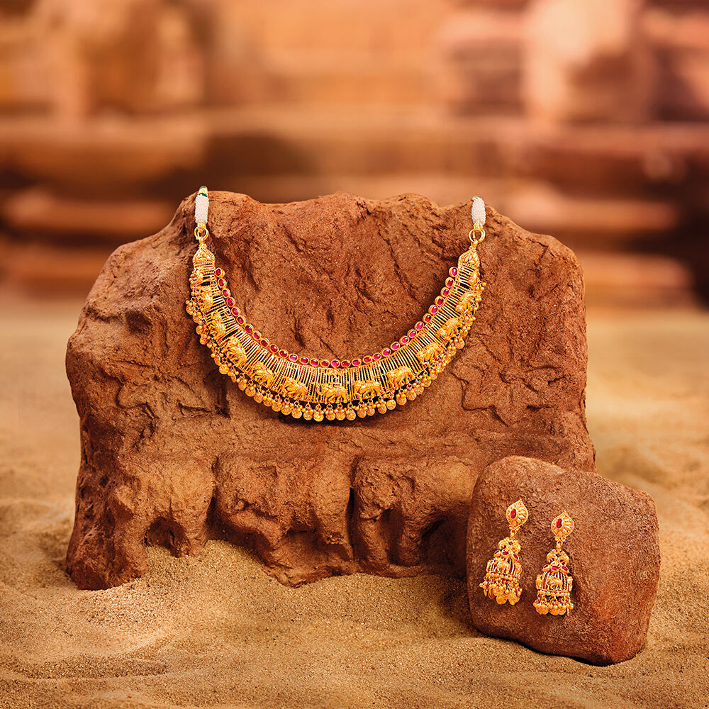 Tanishq shop coin necklace