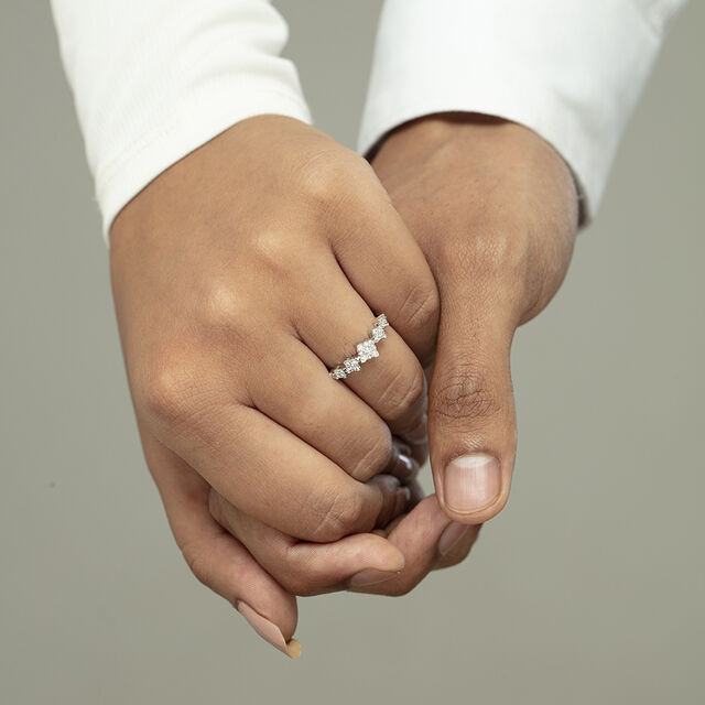 Wander Love Gold & Diamond Finger Ring