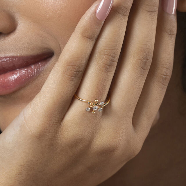 Groovy Glow Gold & Diamond Finger Ring 2