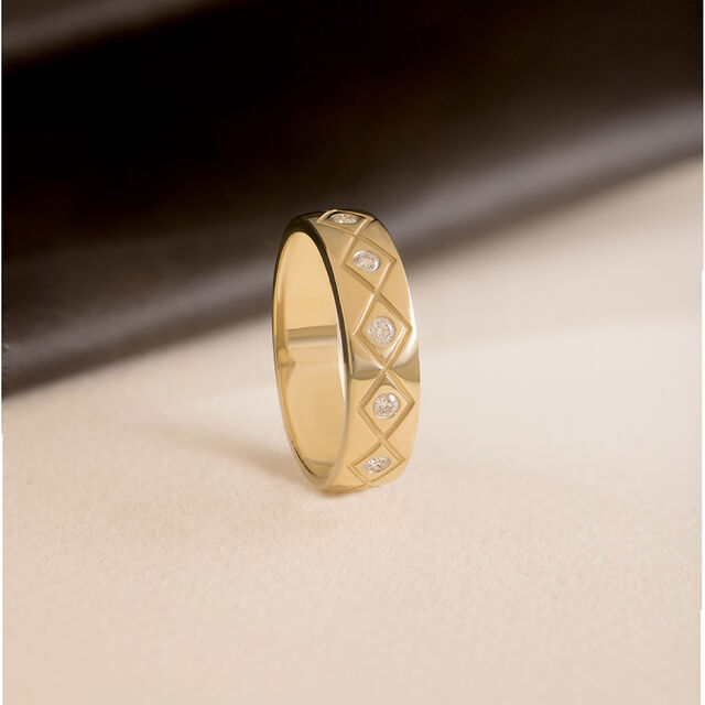 Grided Glitz Gold Diamond Finger Ring for Men