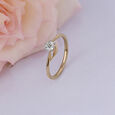 Elegant Prong-Set Diamond Finger Ring 
