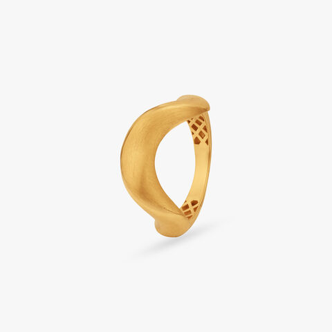 Curve Muse Gold Ring