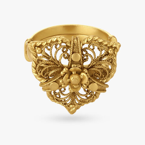 Opulent Filigree Pattern Finger Ring