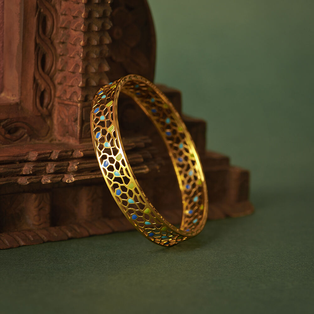 Mesh bangle store