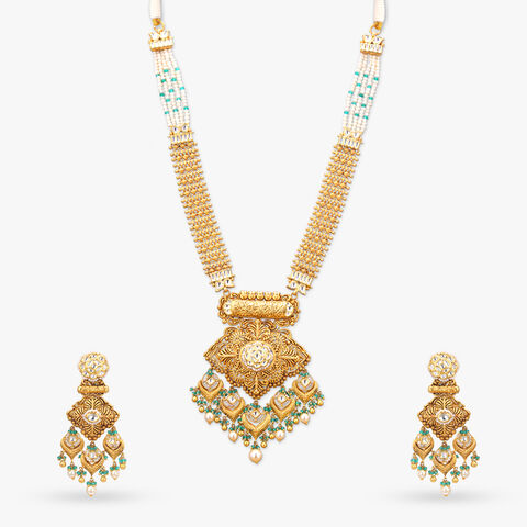 Ornate Kaliganthi Gold Necklace set