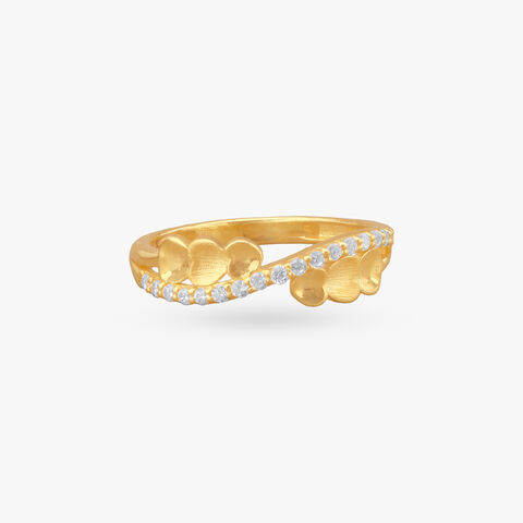 Leafline Curve Gold Ring alternate view 1