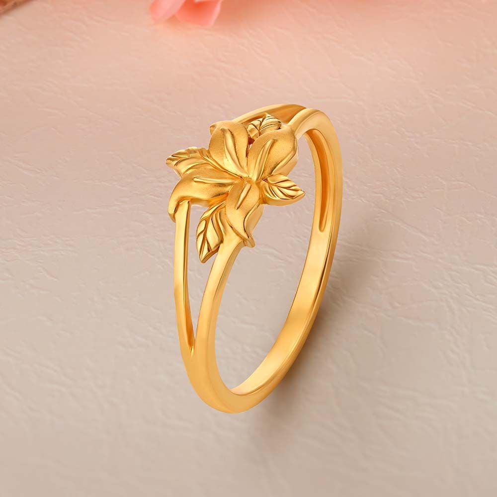 Floral ring best sale gold
