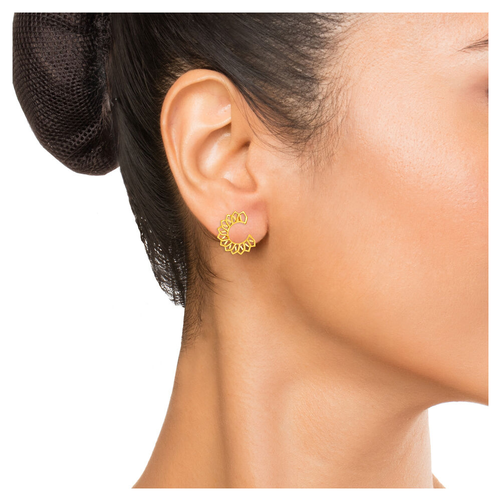 Tanishq earrings mia best sale