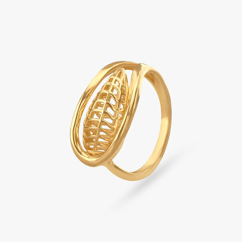 Sculpted Leaf Gold Finger Ring