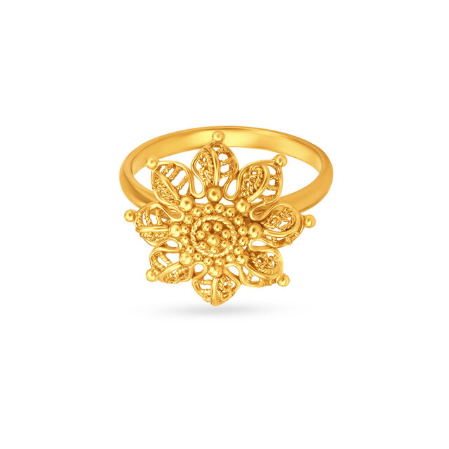 Classy Filigree Gold Finger Ring