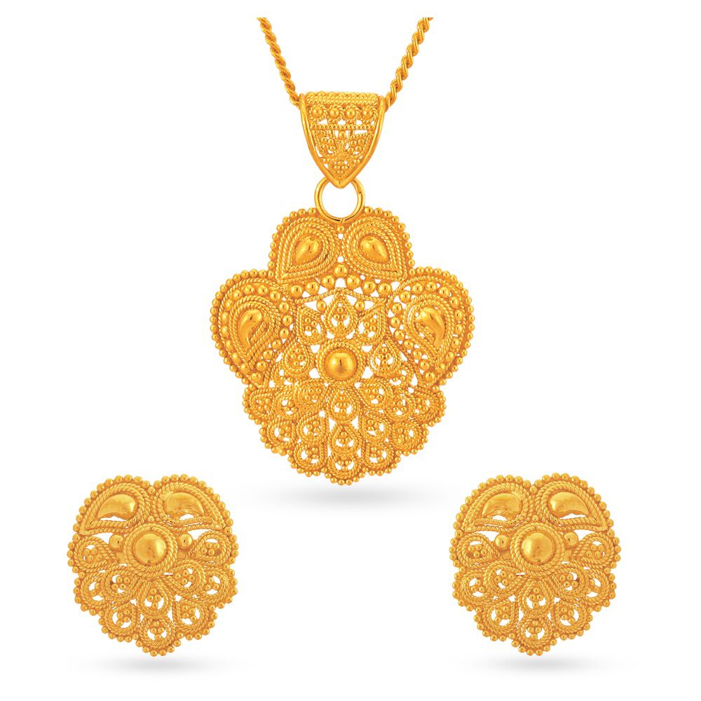 Tanishq pendant with earrings store