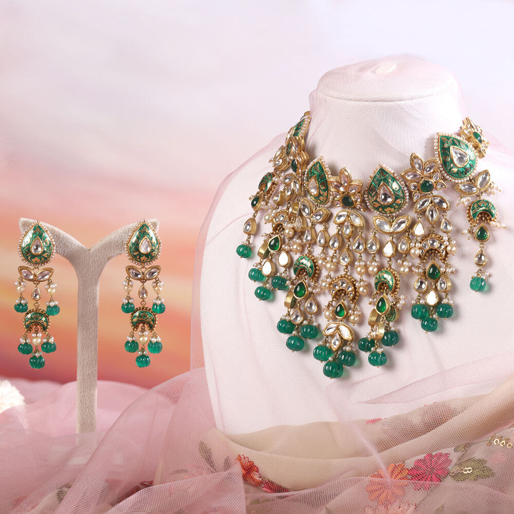 Alluring Kundan Polki Necklace Set
