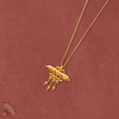 Vine Medallion Gold Pendant