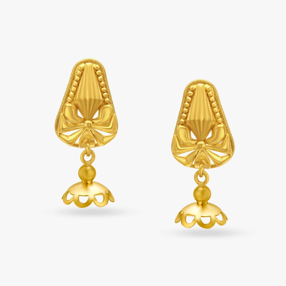 Buy Lustrous Diamond Gold Floral Stud Earrings at Best Price | Tanishq UAE