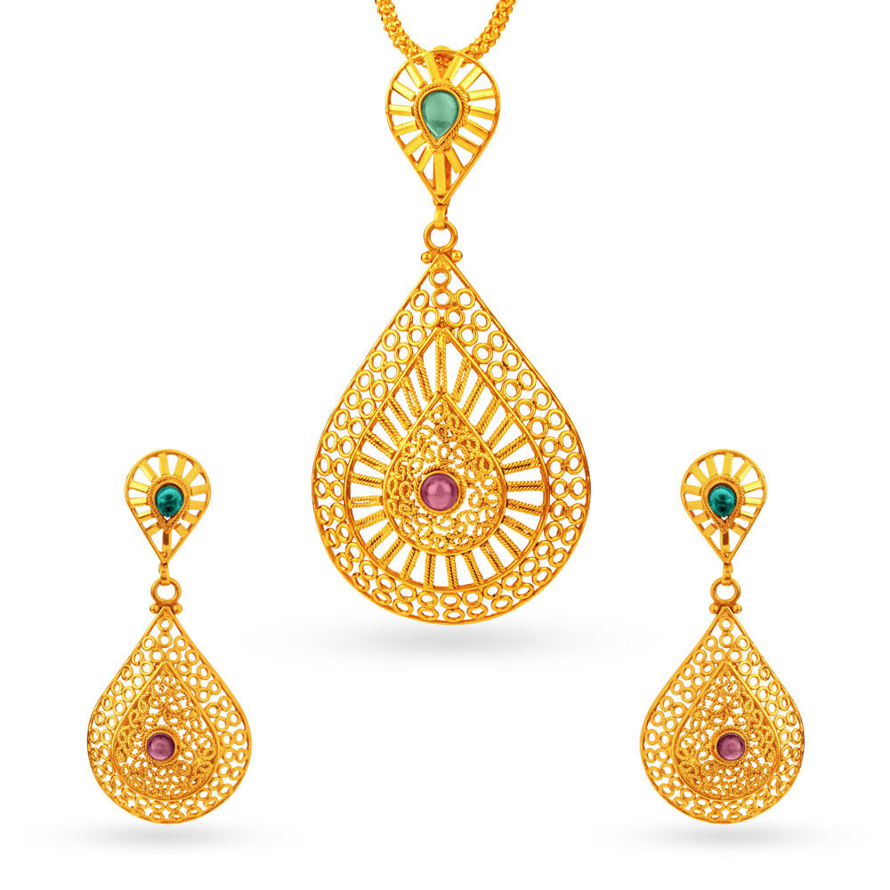 Buy Tanishq Arilyn 18k Gold  Diamond Pendant and Earrings Set Online At  Best Price  Tata CLiQ