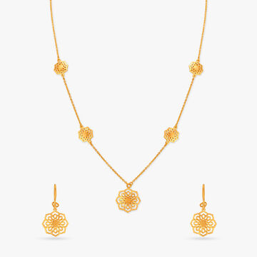 Delicate Floral Necklace Set